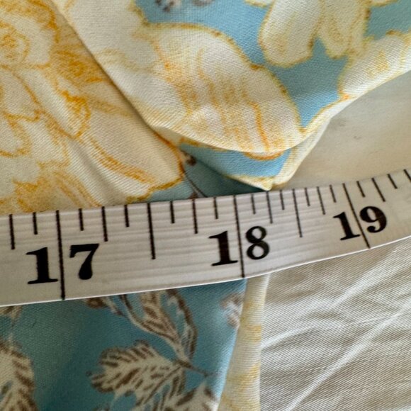 Blue and Cream Floral Long Sleeved Dress - Picture 9 of 12